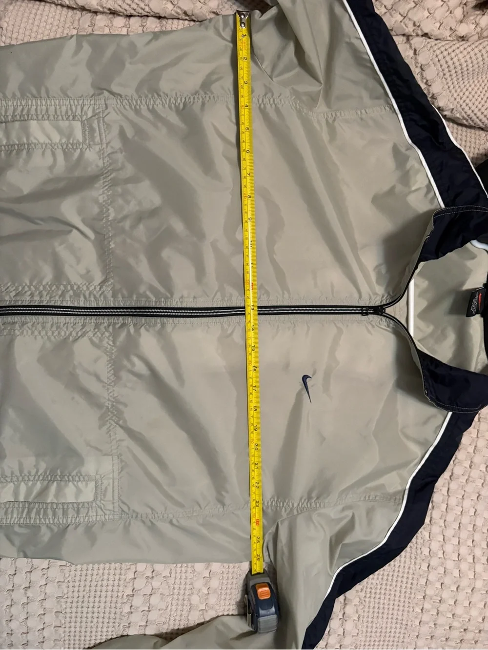 Nike lightweight windbreaker